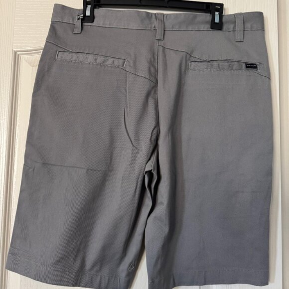 Volcom Men’s Vmonty Stretch Chino Shorts – Light Gray – Size 34 – NWT 🩳✨ - Picture 3 of 11